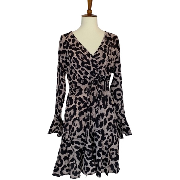 Summer Chiffon Leopard Mini Dress with Bell Sleeve - Picture 5 of 13